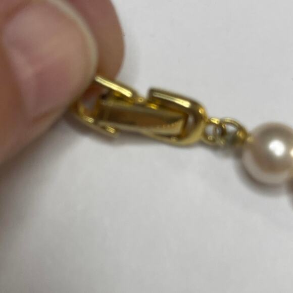 Faux pearl necklace in gold tone setting with black beads costume jewelry classy - Picture 8 of 10